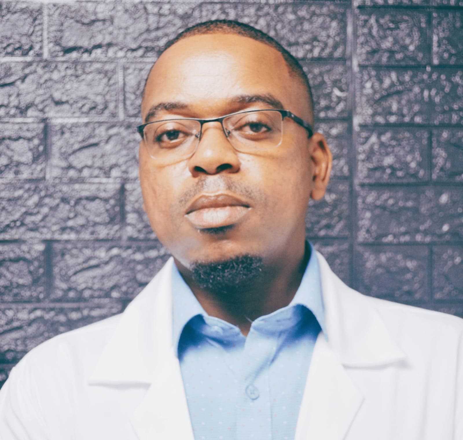 Dr. Eden Sansão Mucache